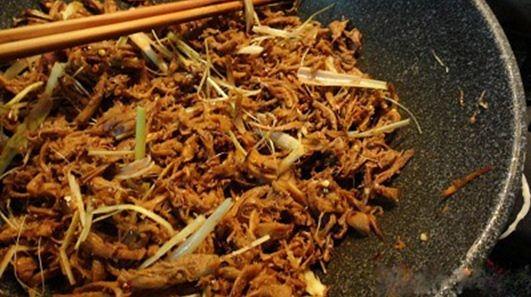 che-bien-nam-kho-ngon-nhu-thit-bo-kho-354