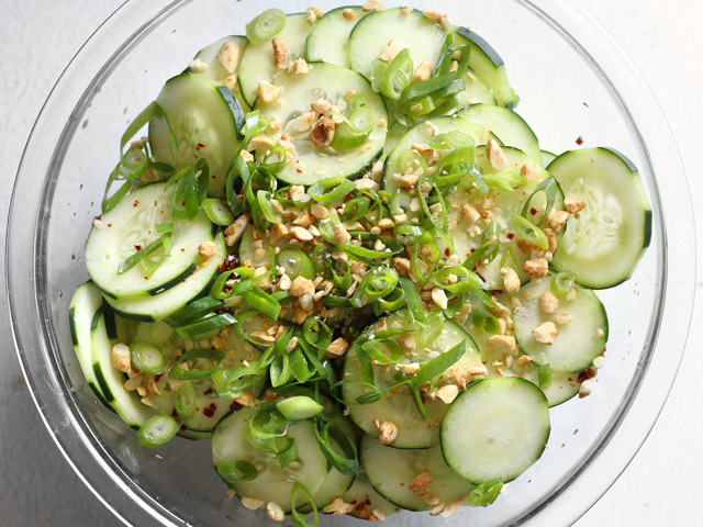 Cach-lam-salad-dua-chuot-kieu-Thai-9